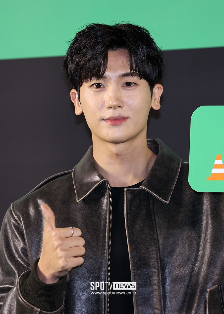 han so hee ngac nhien anh 9