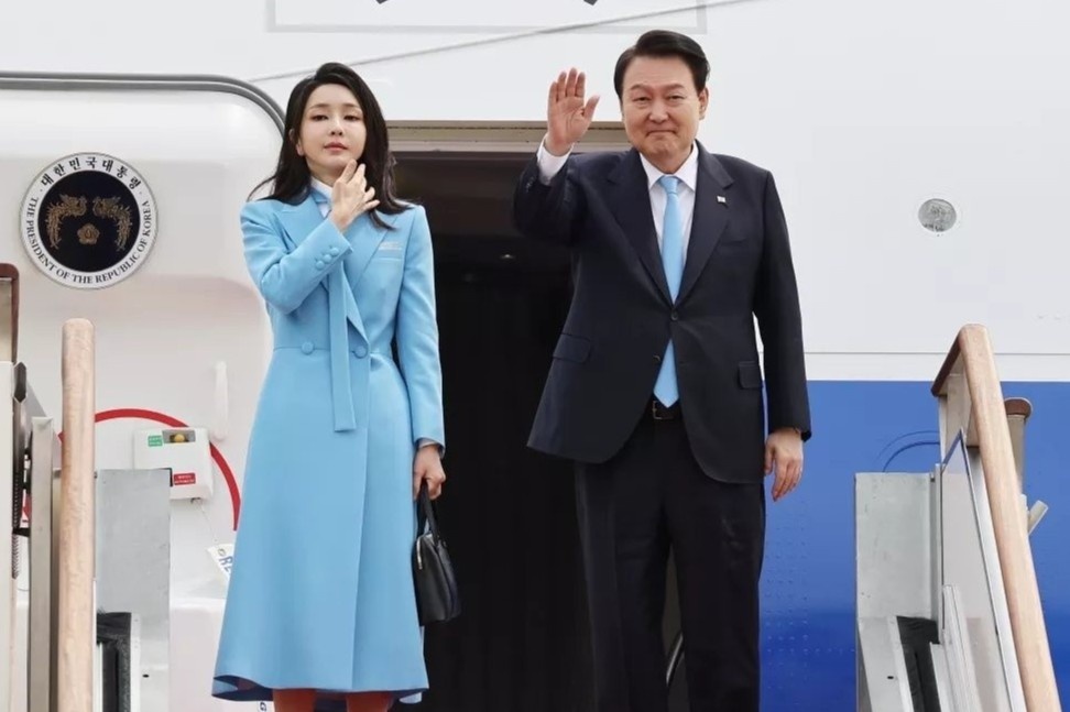 De nhat phu nhan Han Quoc xach tui thuong hieu noi dia gia 200 USD hinh anh