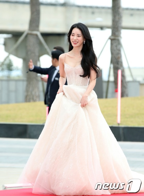 vay park eun bin anh 14