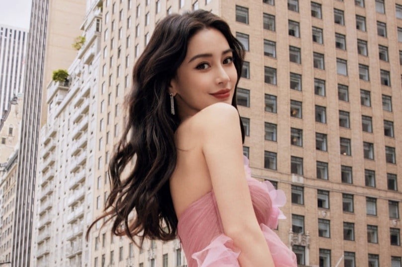 Nha thiet ke bop vay hon 11 cm de vua vong eo Angelababy hinh anh