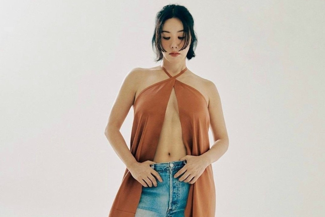 Bieu tuong goi cam Han Quoc khoe co bung o tuoi 54 hinh anh