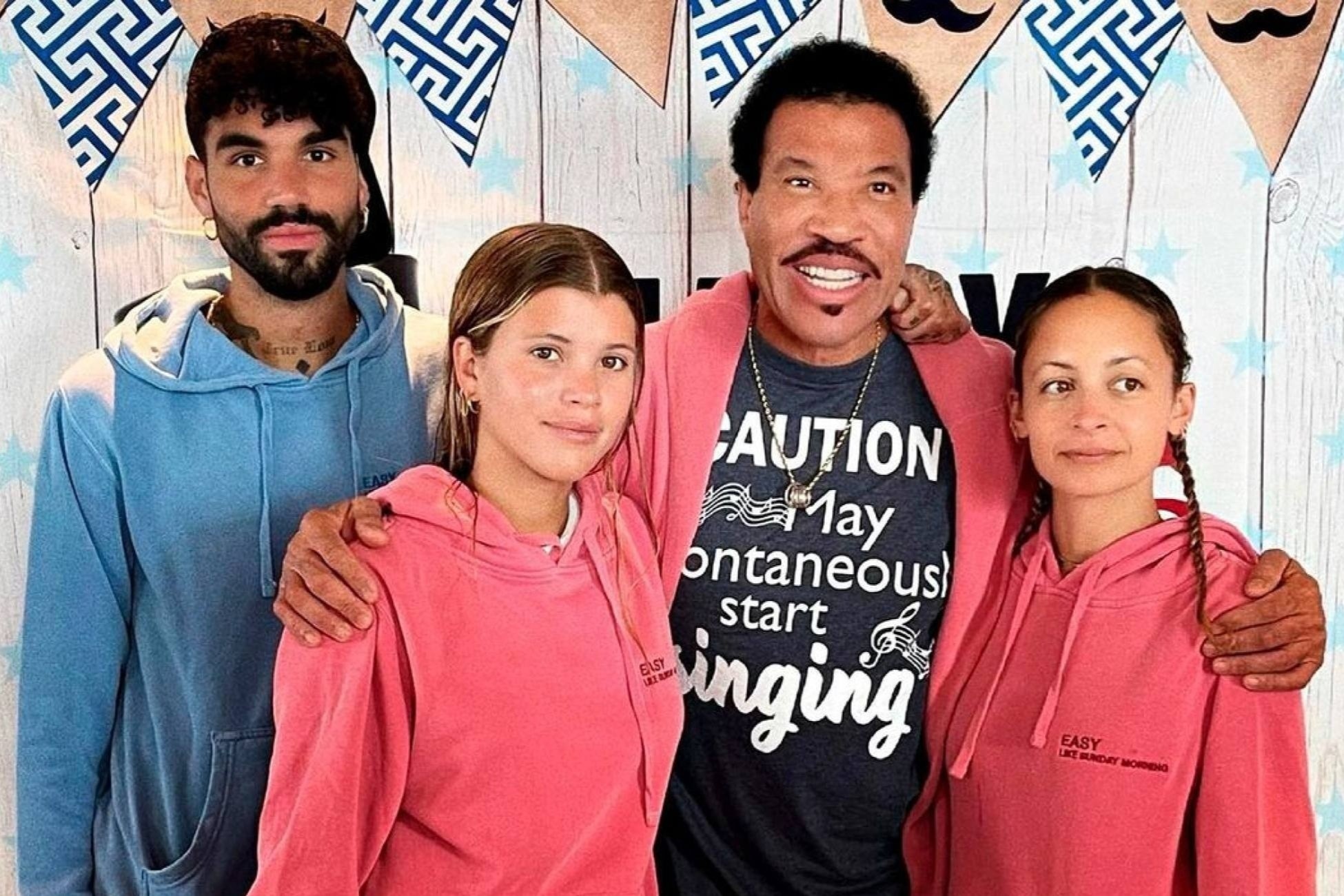 Nguoi giau nhat trong gia dinh Richie hinh anh