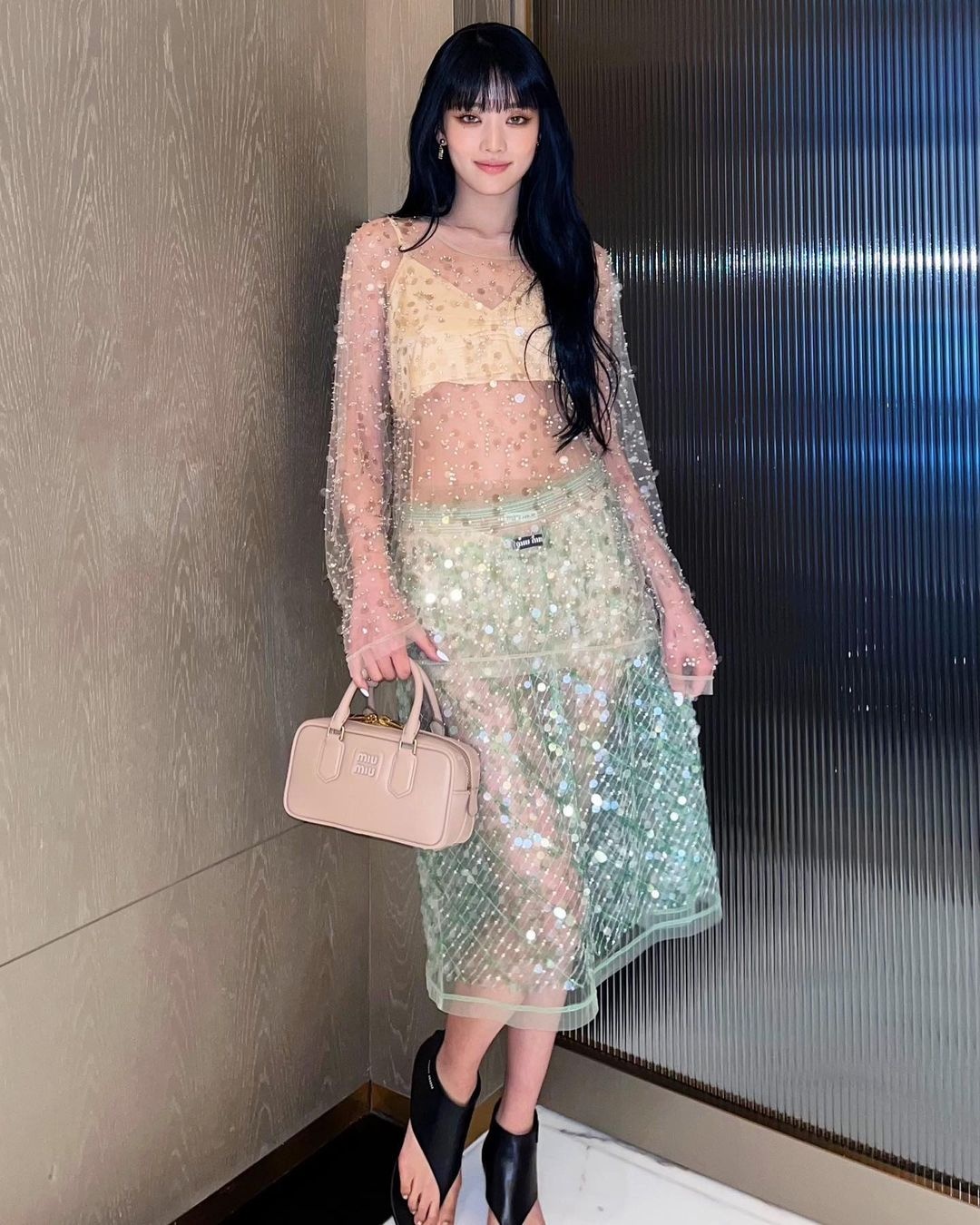 minnie khoe eo anh 8