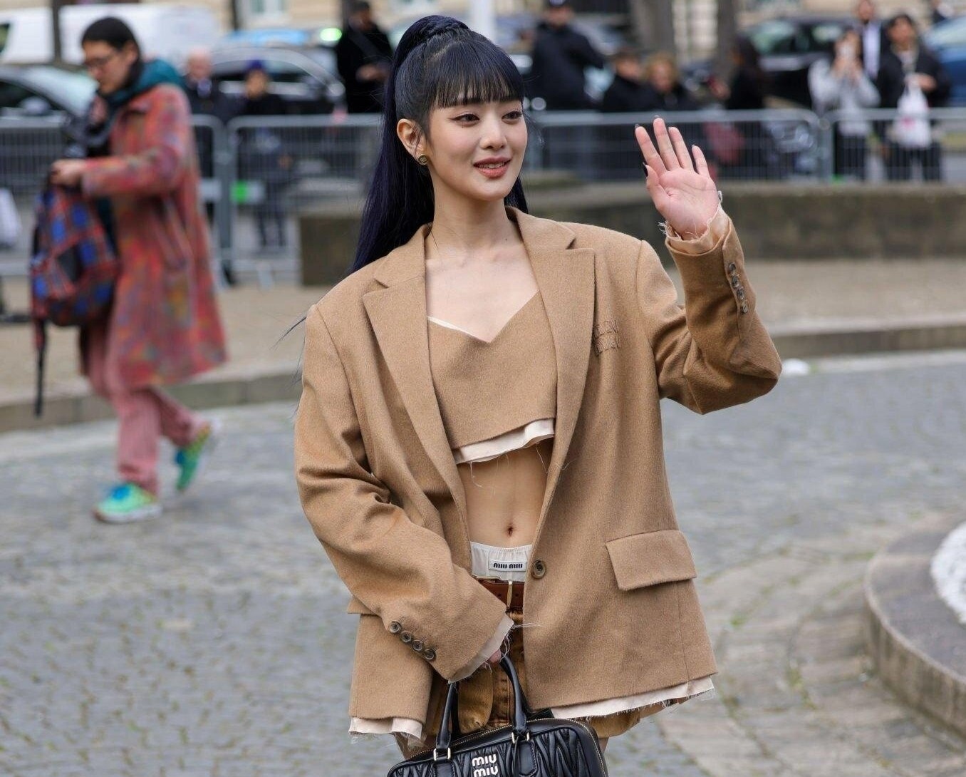 minnie khoe eo anh 12