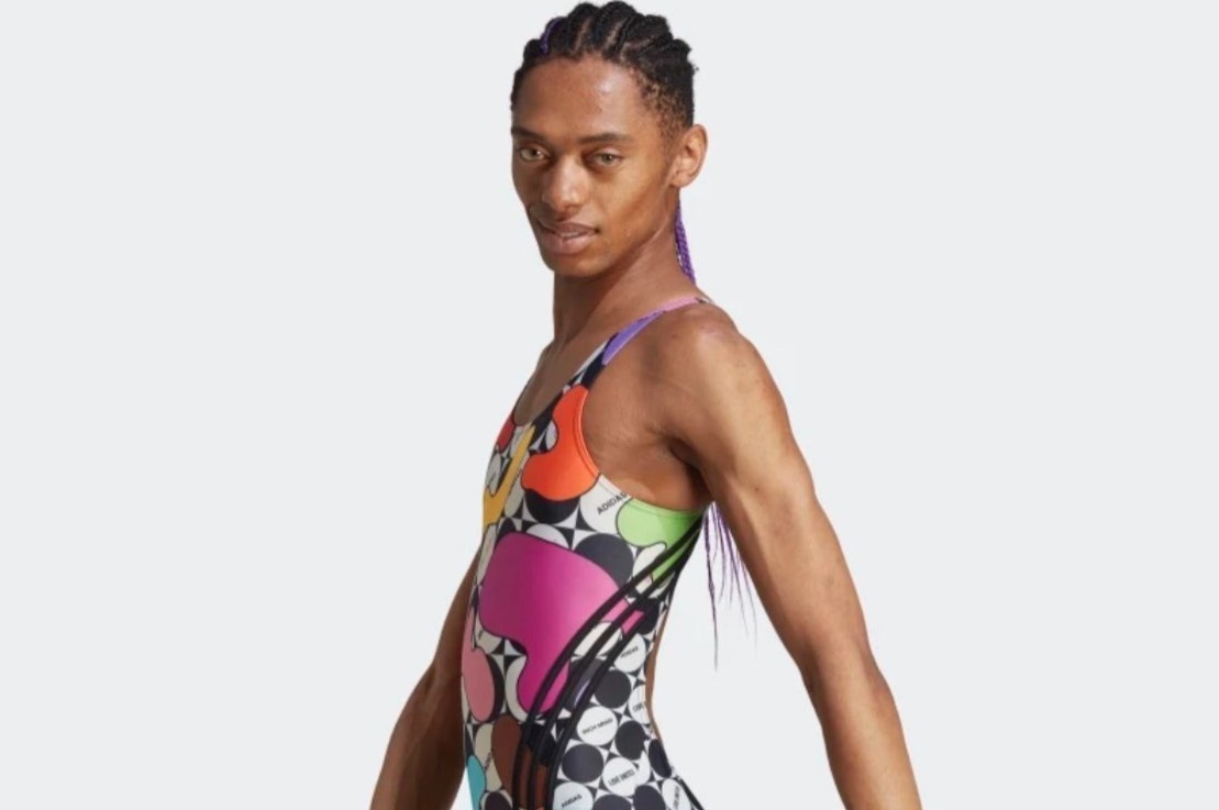 Quang cao ao tam cua adidas gay phan no hinh anh