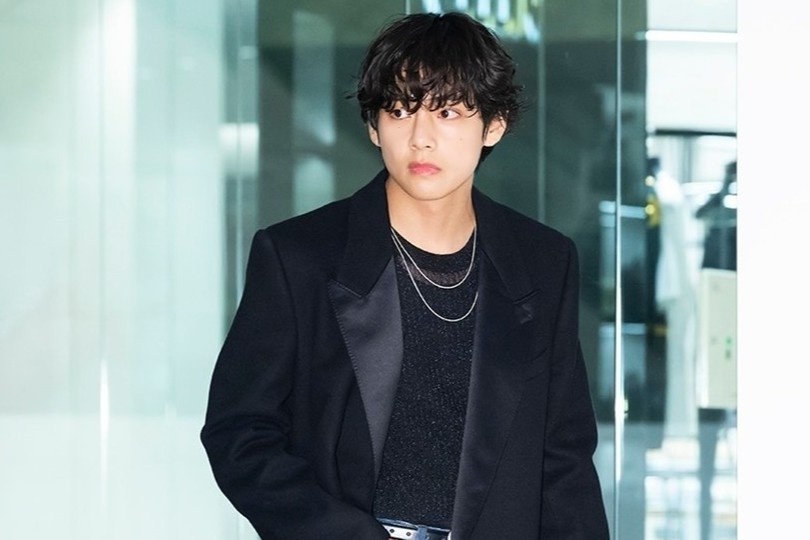 V (BTS) khong du Cannes hinh anh