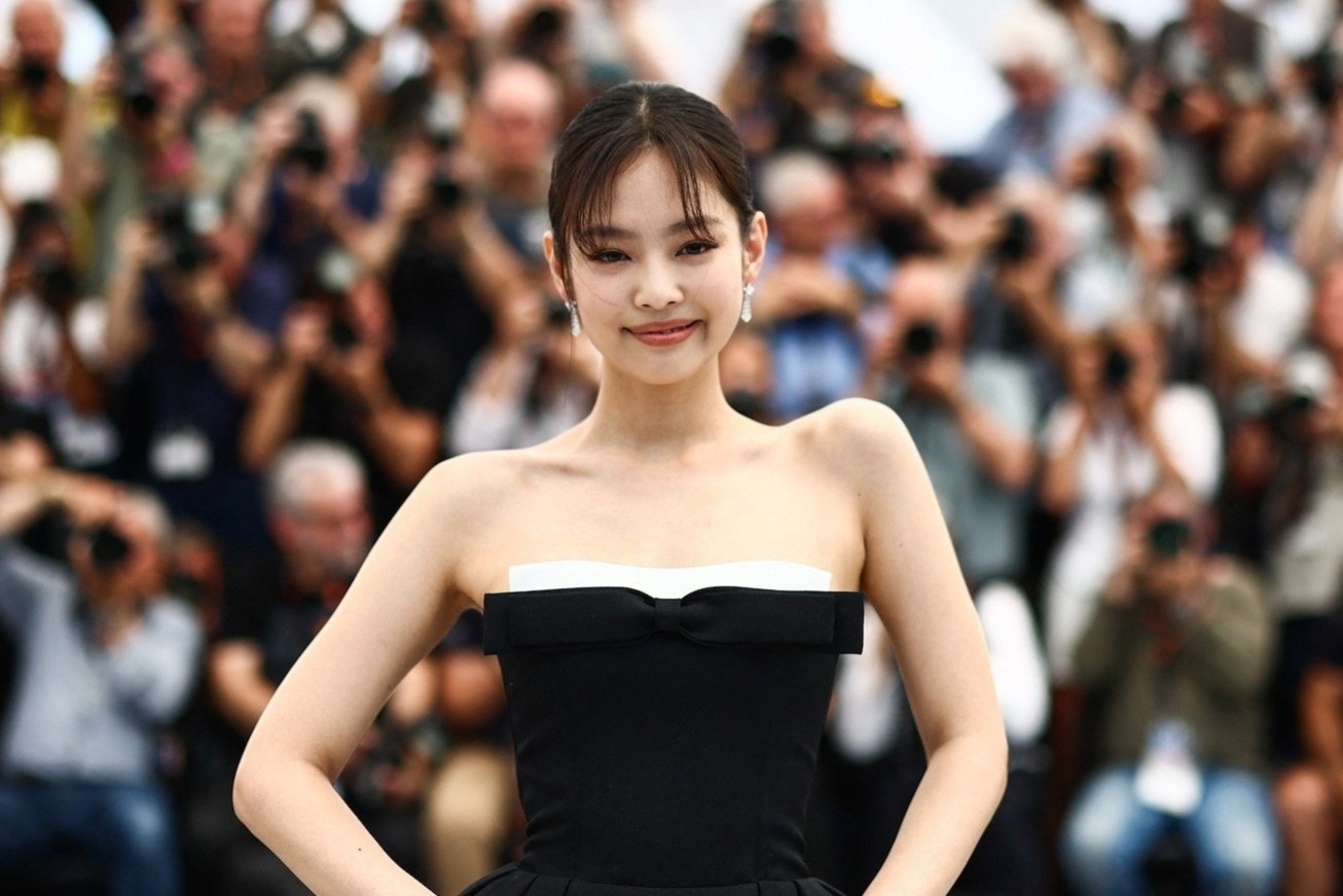 Jennie duoc 100 phong vien anh dong thanh goi ten tai Cannes 2023 hinh anh