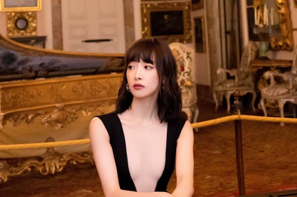 Tong Thien gap rac roi vi mac ao xe qua sau hinh anh