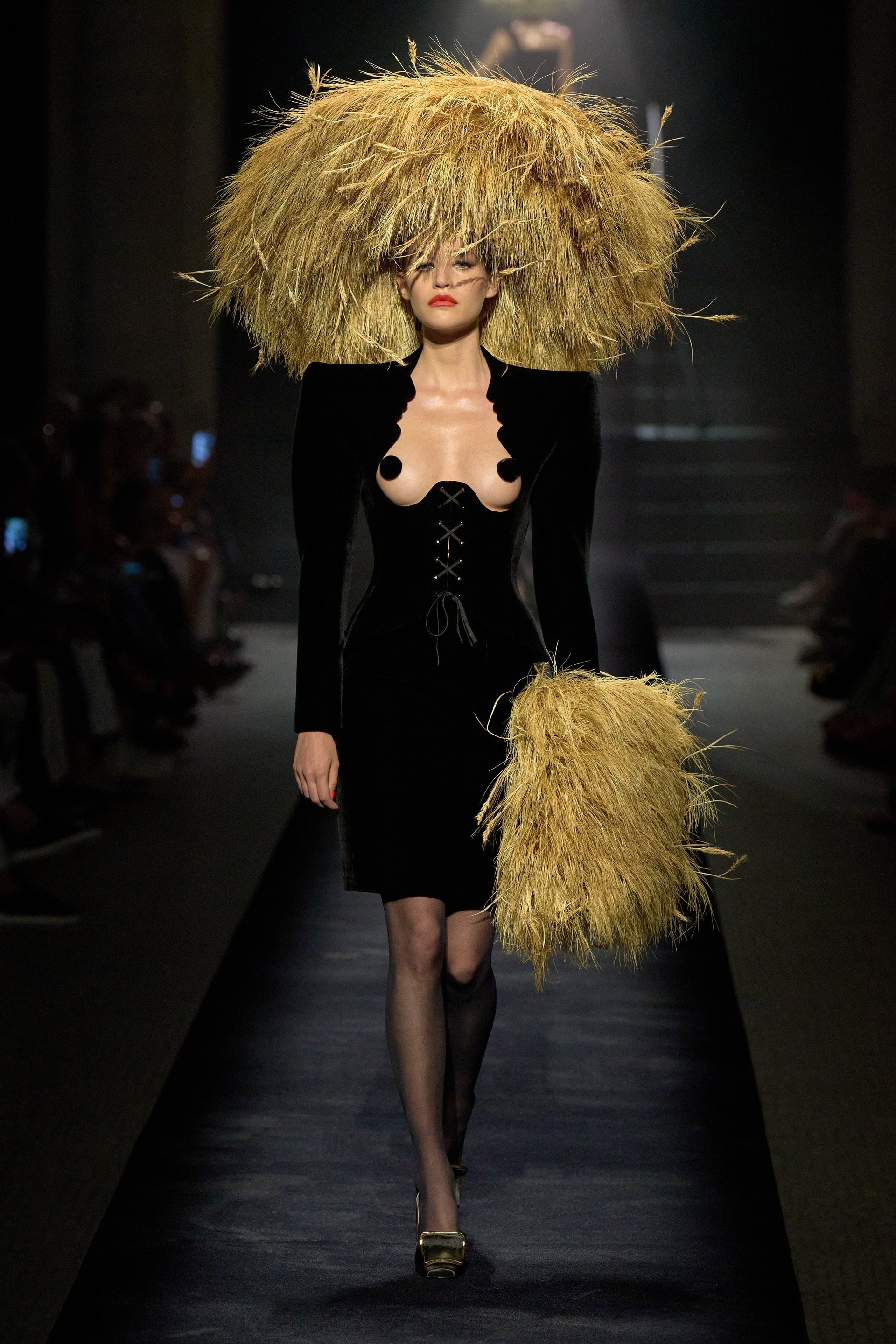 váy lộ miếng dán ảnh 3 vay lo mieng dan anh 3