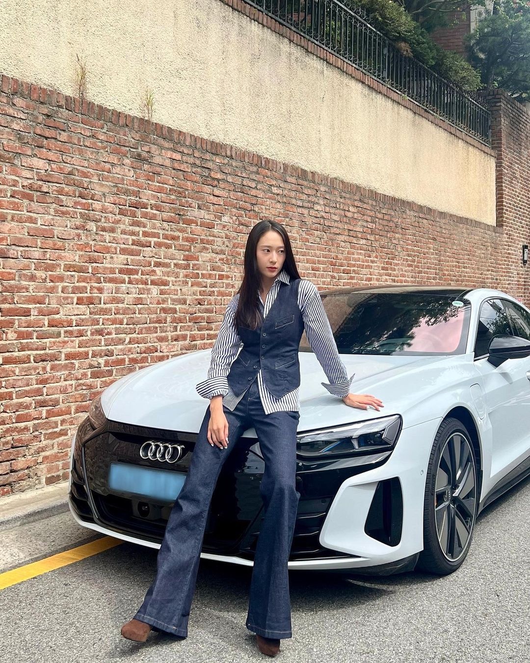 váy xẻ ngực krystal ảnh 11 vay xe nguc krystal anh 11