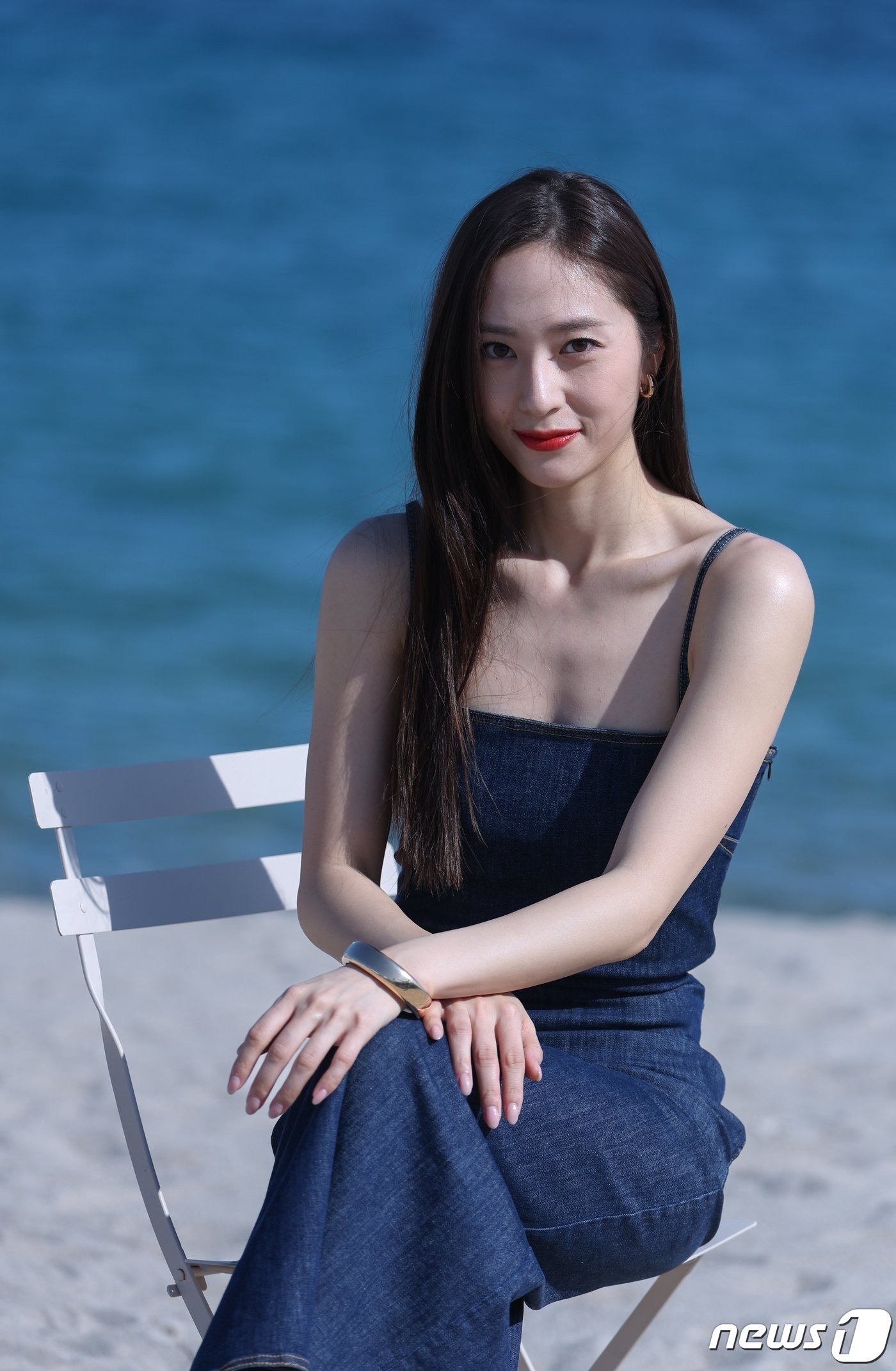 váy xẻ ngực krystal ảnh 5 vay xe nguc krystal anh 5