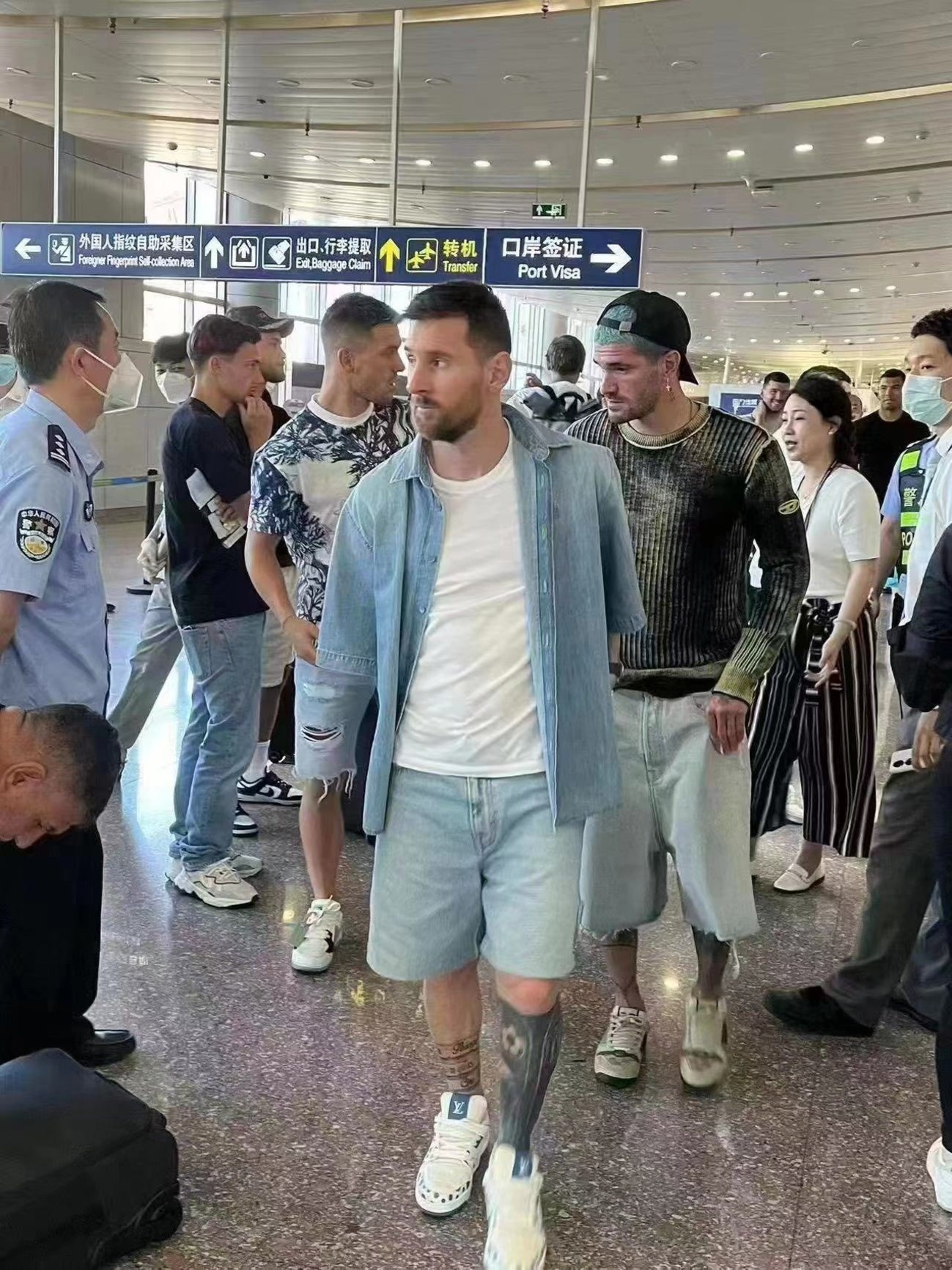 messi trung quoc anh 9