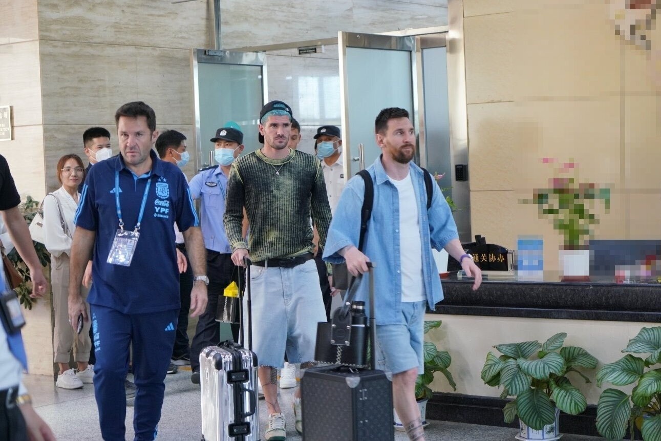 messi trung quoc anh 6