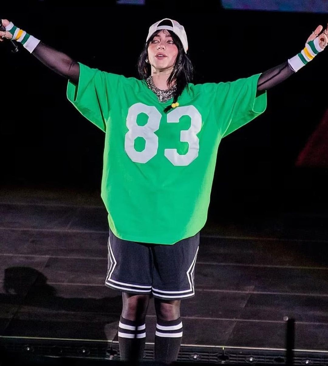 Billie Eilish dien bikini anh 2