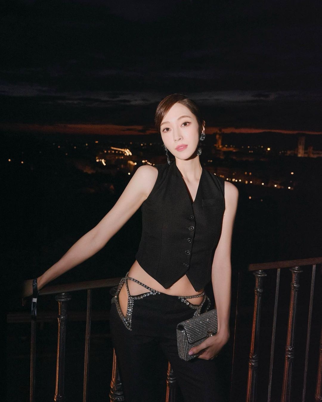 Jessica xẻ ngực ảnh 2 Jessica xe nguc anh 2