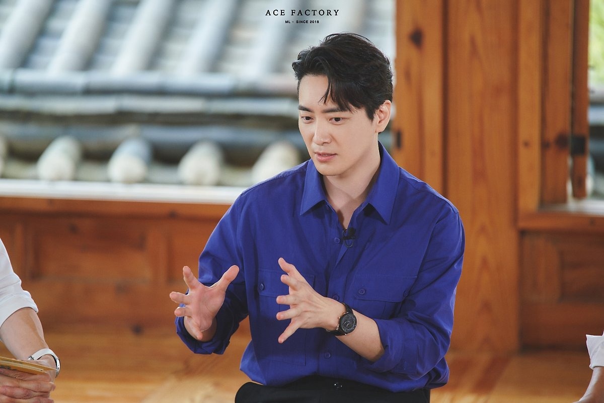 lee joon hyuk body anh 12