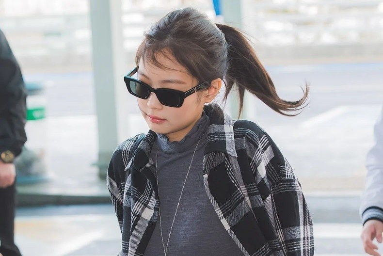 Dang sau thoi trang san bay cua sao Han la khong it toan tinh hinh anh