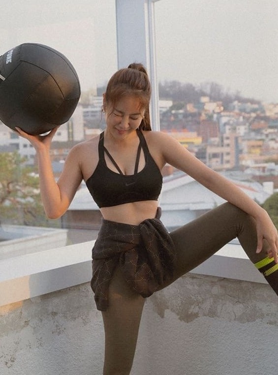 soyou mặc áo tắm ảnh 7 soyou mac ao tam anh 7