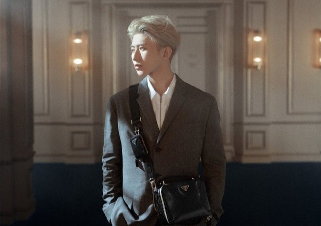 Song gio den voi Prada hinh anh