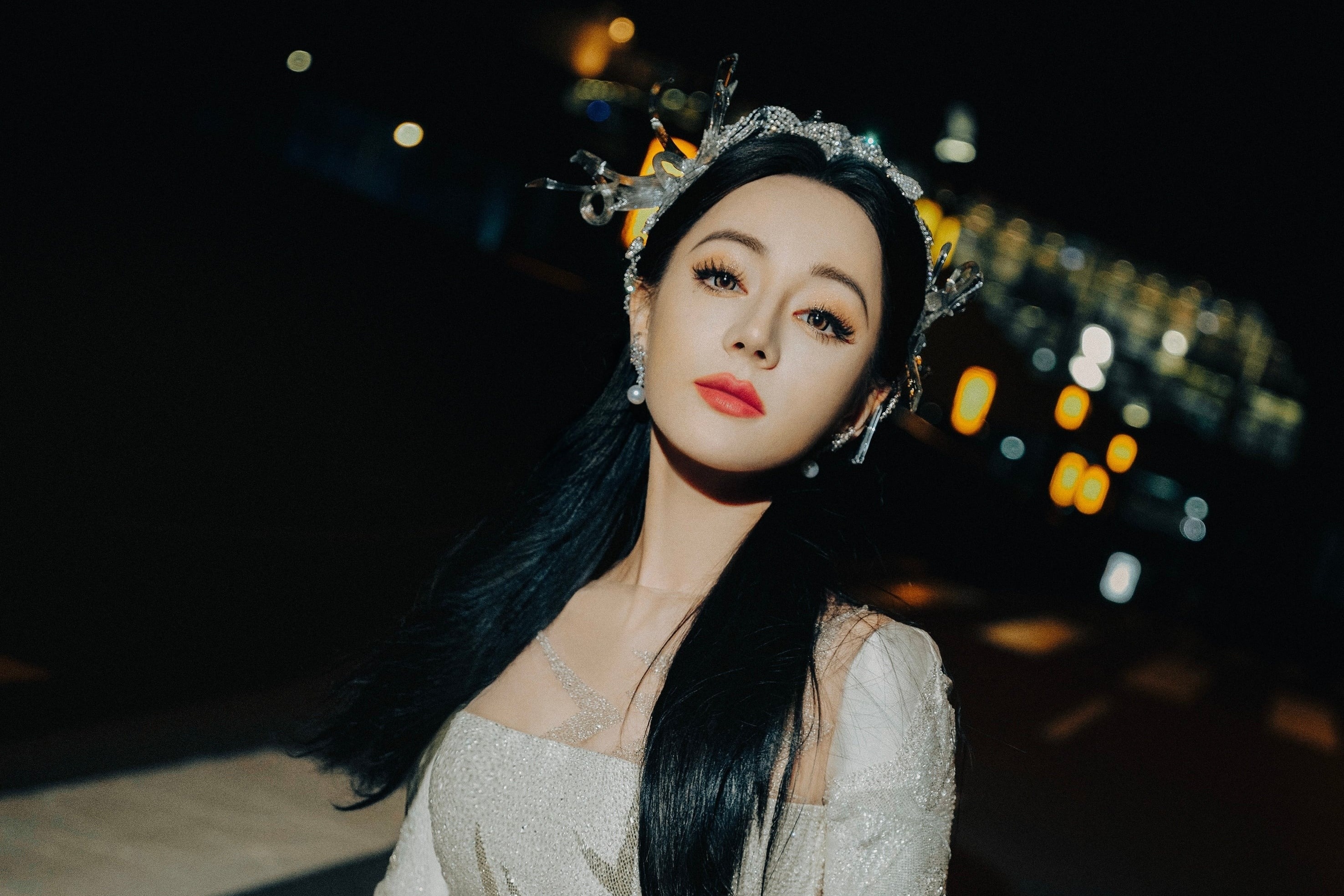 Gu mac that thuong cua Dich Le Nhiet Ba hinh anh