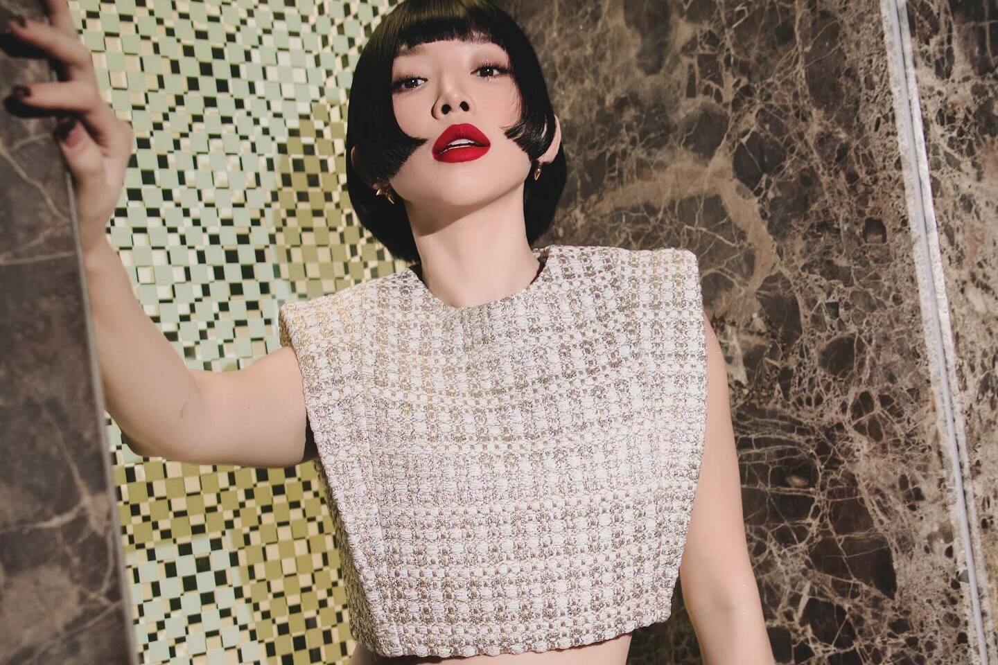 Vong eo cuon hut cua Toc Tien hinh anh