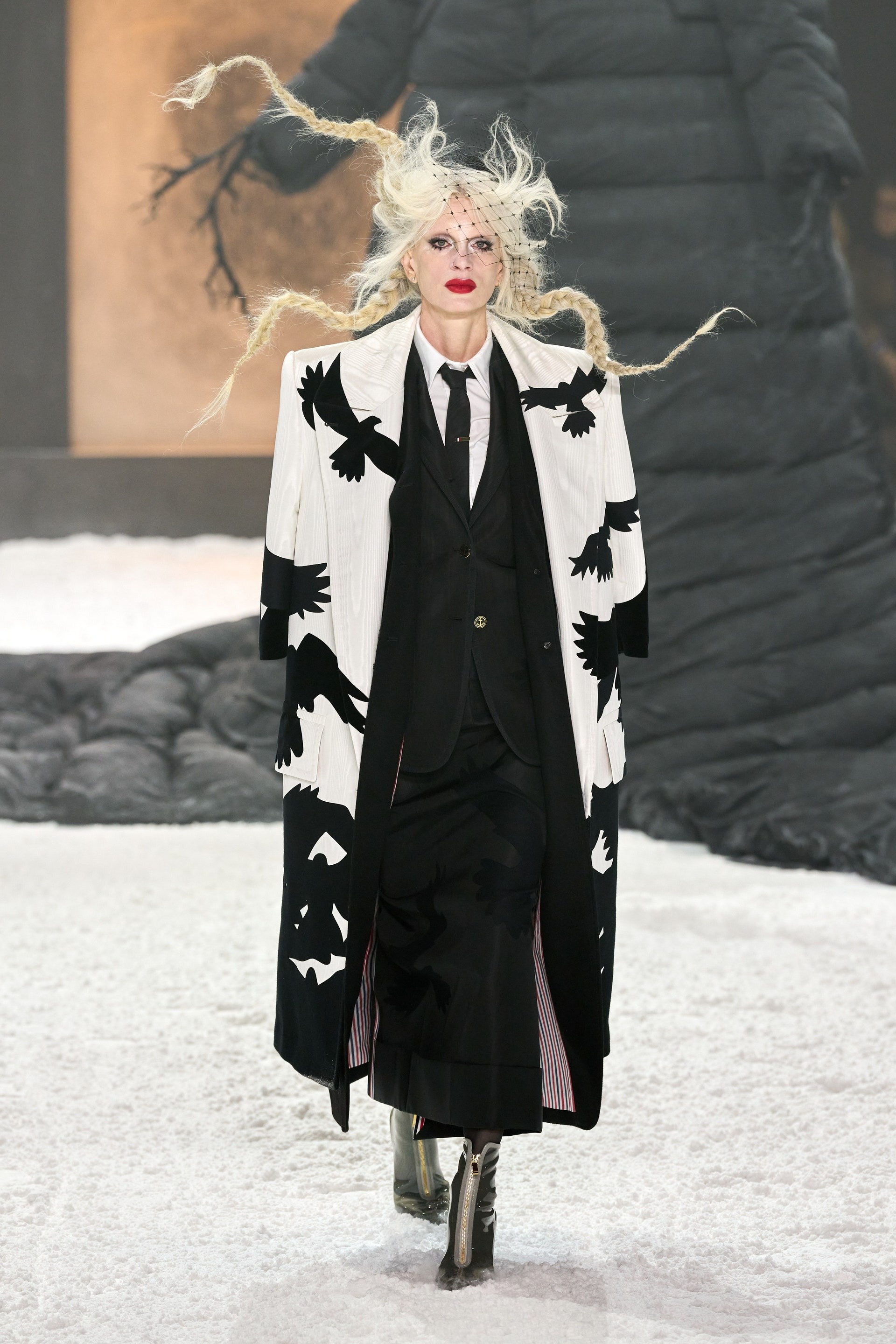 thom browne,  nyfw,  show thom browne,  seulgi,  red velvet anh 13