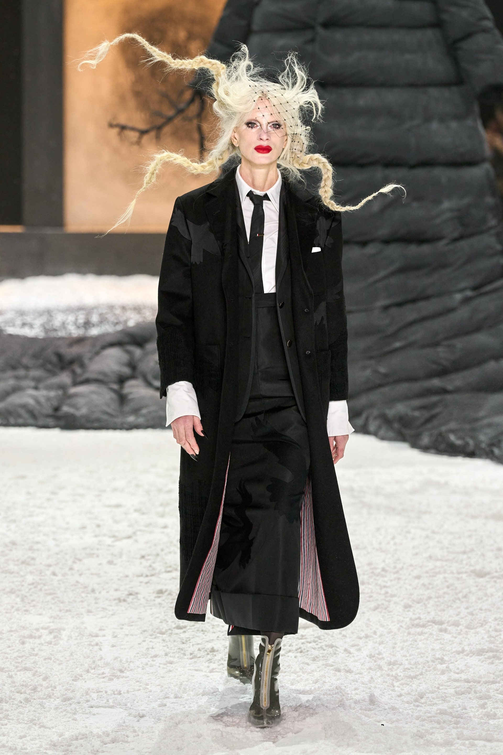 thom browne,  nyfw,  show thom browne,  seulgi,  red velvet anh 17