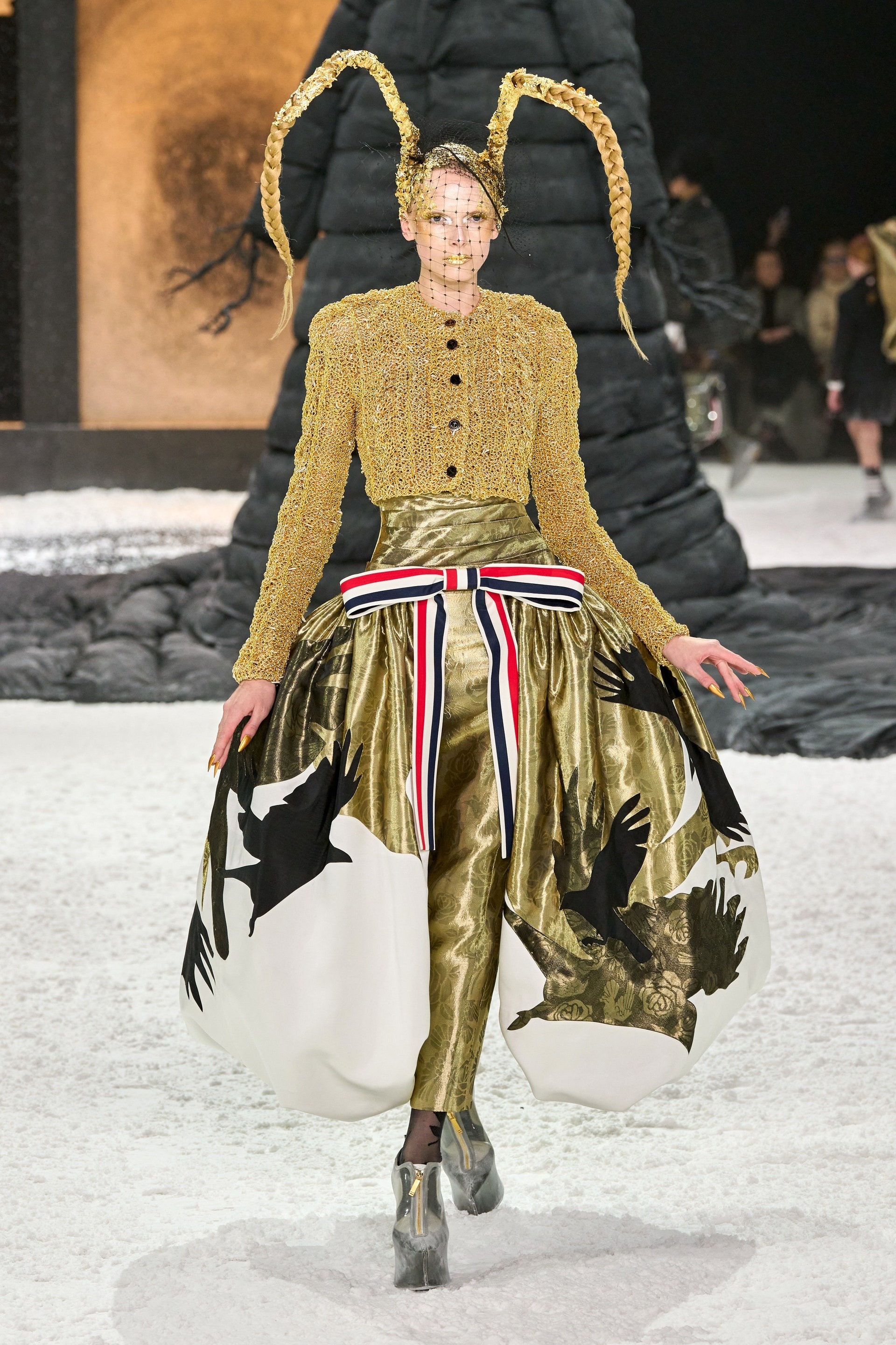 thom browne,  nyfw,  show thom browne,  seulgi,  red velvet anh 16