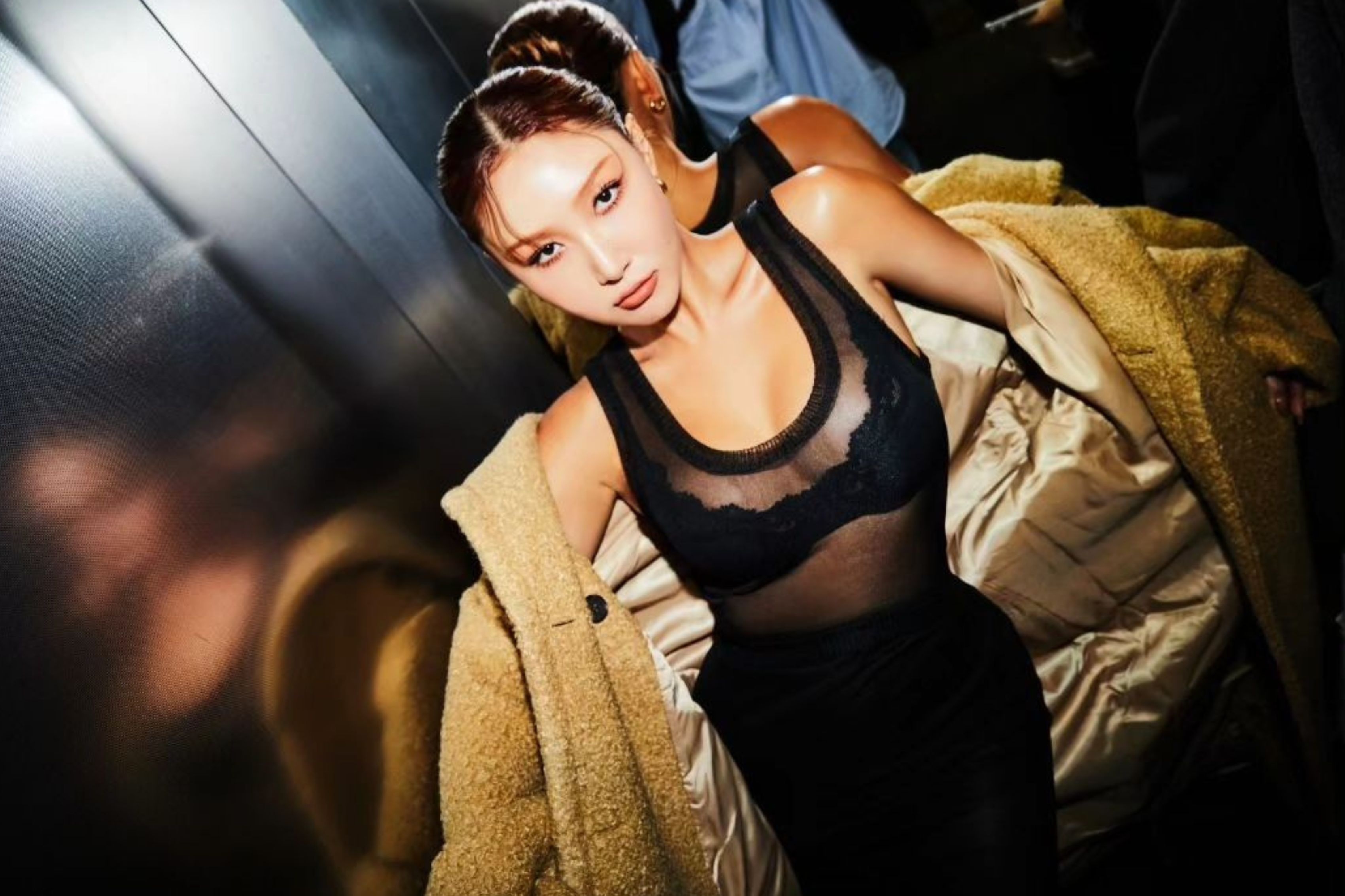 Nu ca si Han mac xuyen thau tai Milan hinh anh