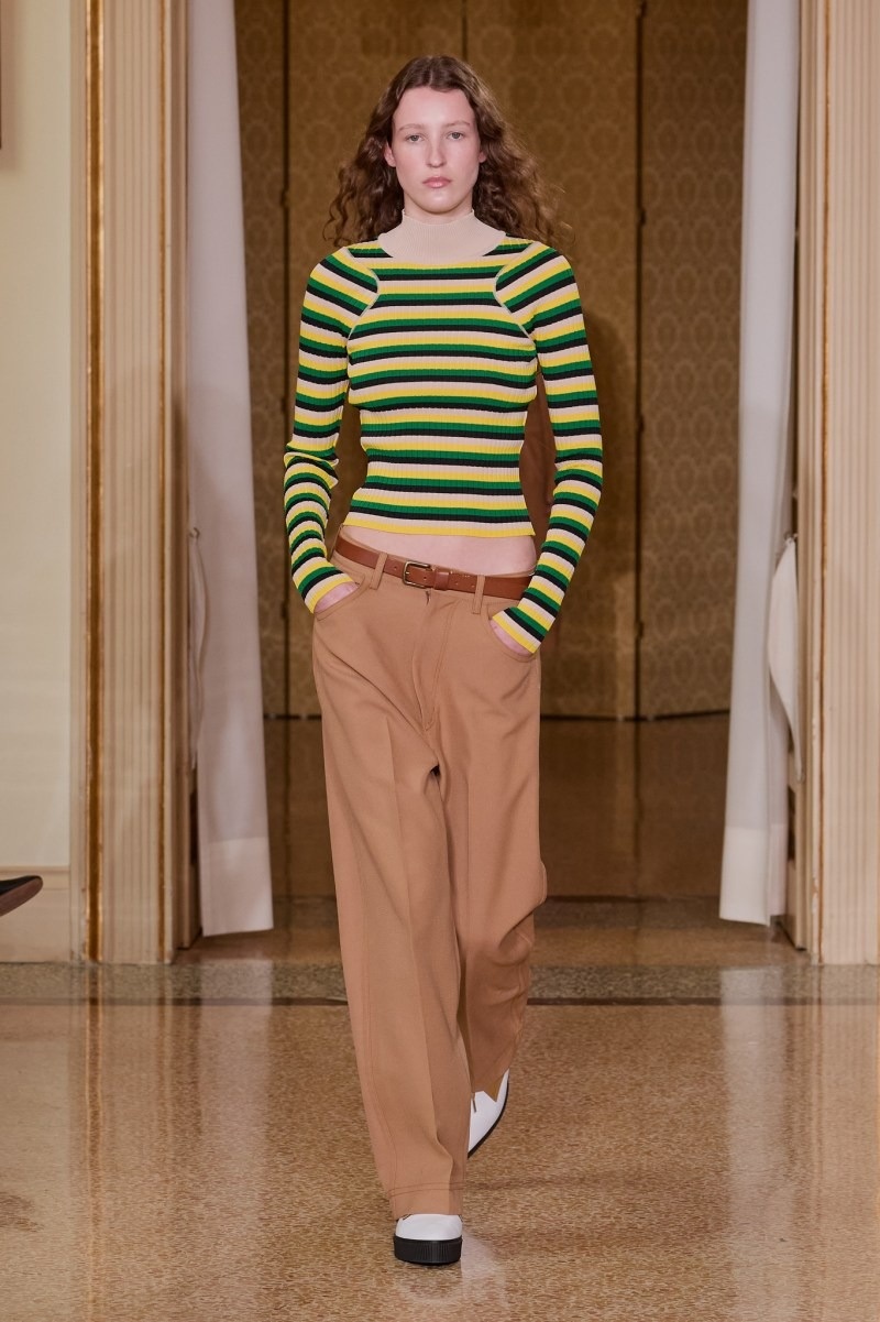 hwasa goi cam anh 17