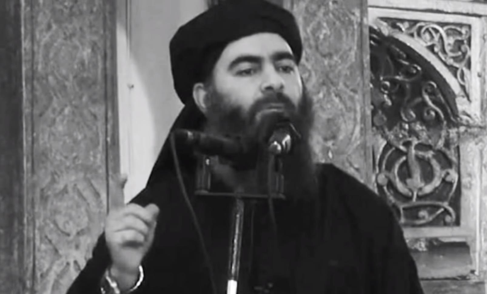 Khung bo IS thieu song tre em vi dung dien thoai hinh anh