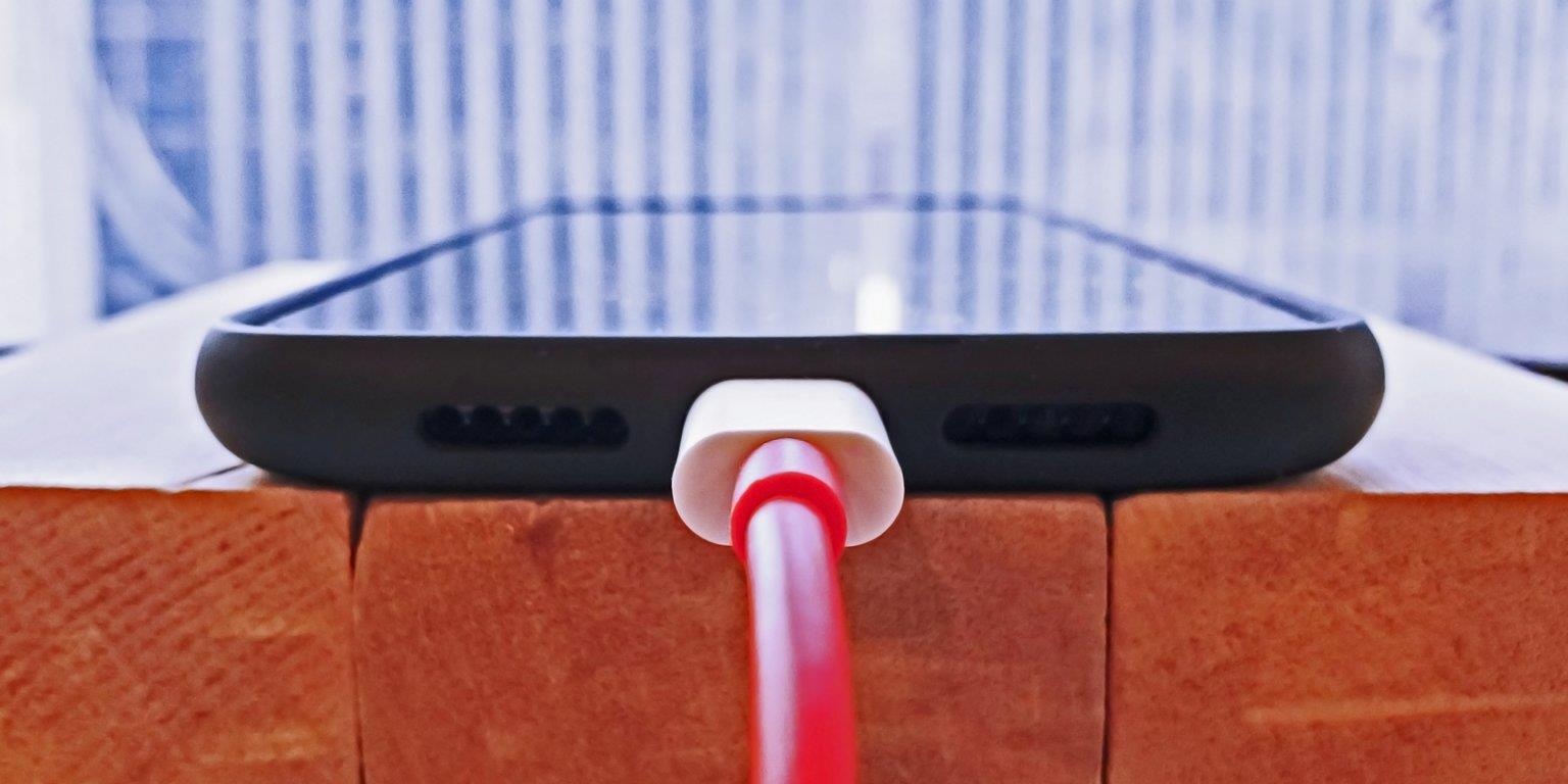 có nên sạc điện thoại qua đêm không ảnh 1 co nen sac dien thoai qua dem khong anh 1