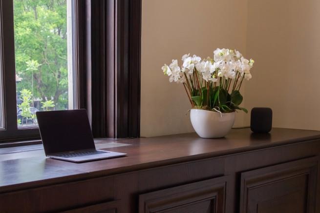 cua hang Apple Store ben trong thu vien anh 7