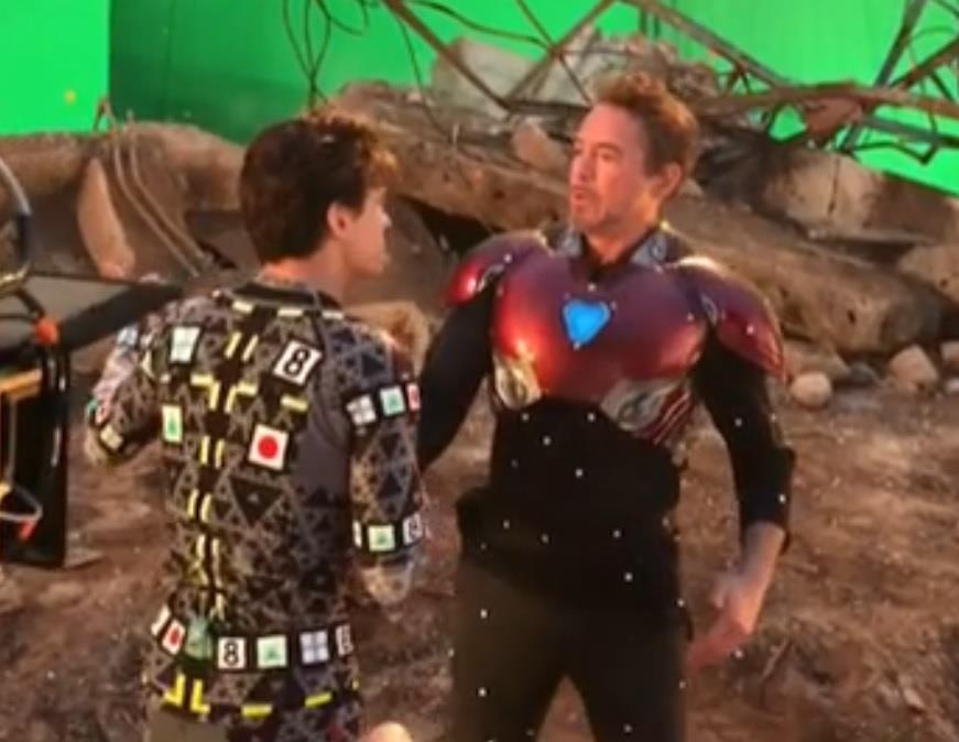 Video hau truong nguoi nhen Peter Parker gap lai Iron Man hinh anh