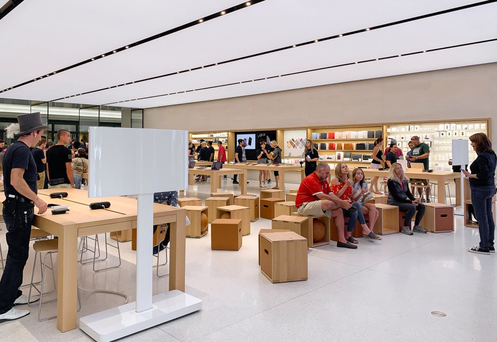 ben trong Apple Store moi anh 4