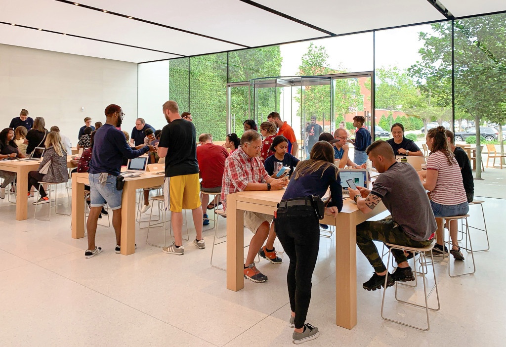 ben trong Apple Store moi anh 5