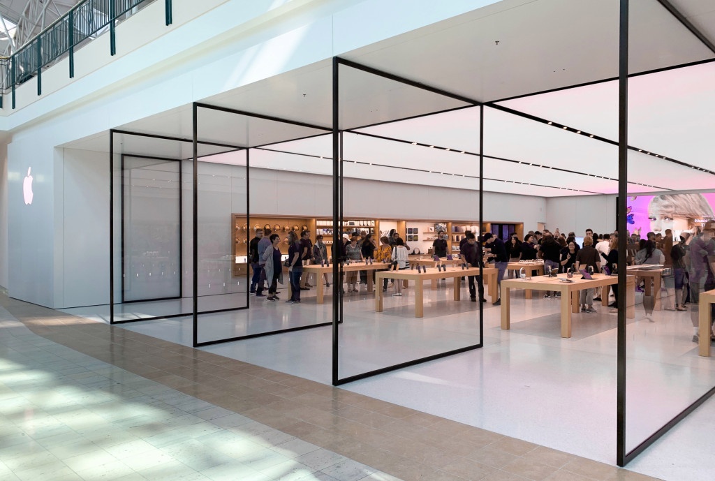 ben trong Apple Store moi anh 8