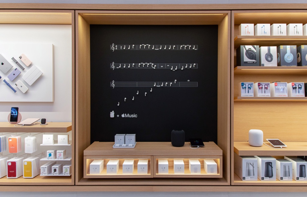 ben trong Apple Fifth Avenue anh 11