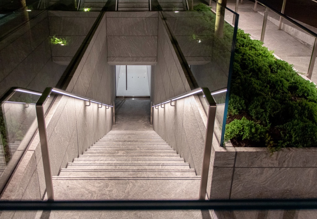 ben trong Apple Fifth Avenue anh 5