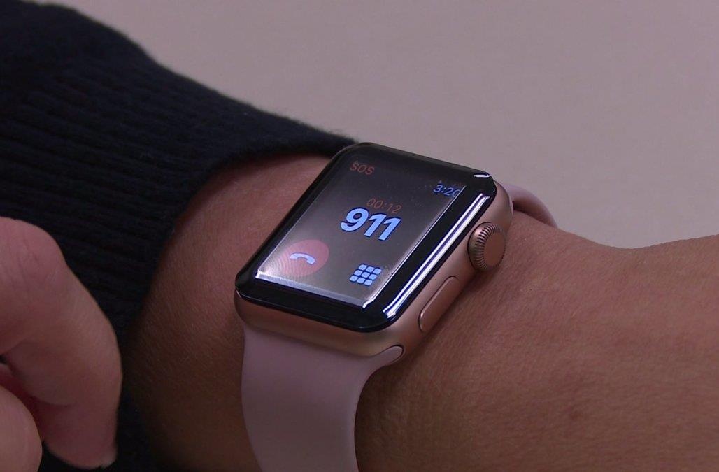 Apple Watch tu goi 911, cuu mang nguoi leo nui hinh anh