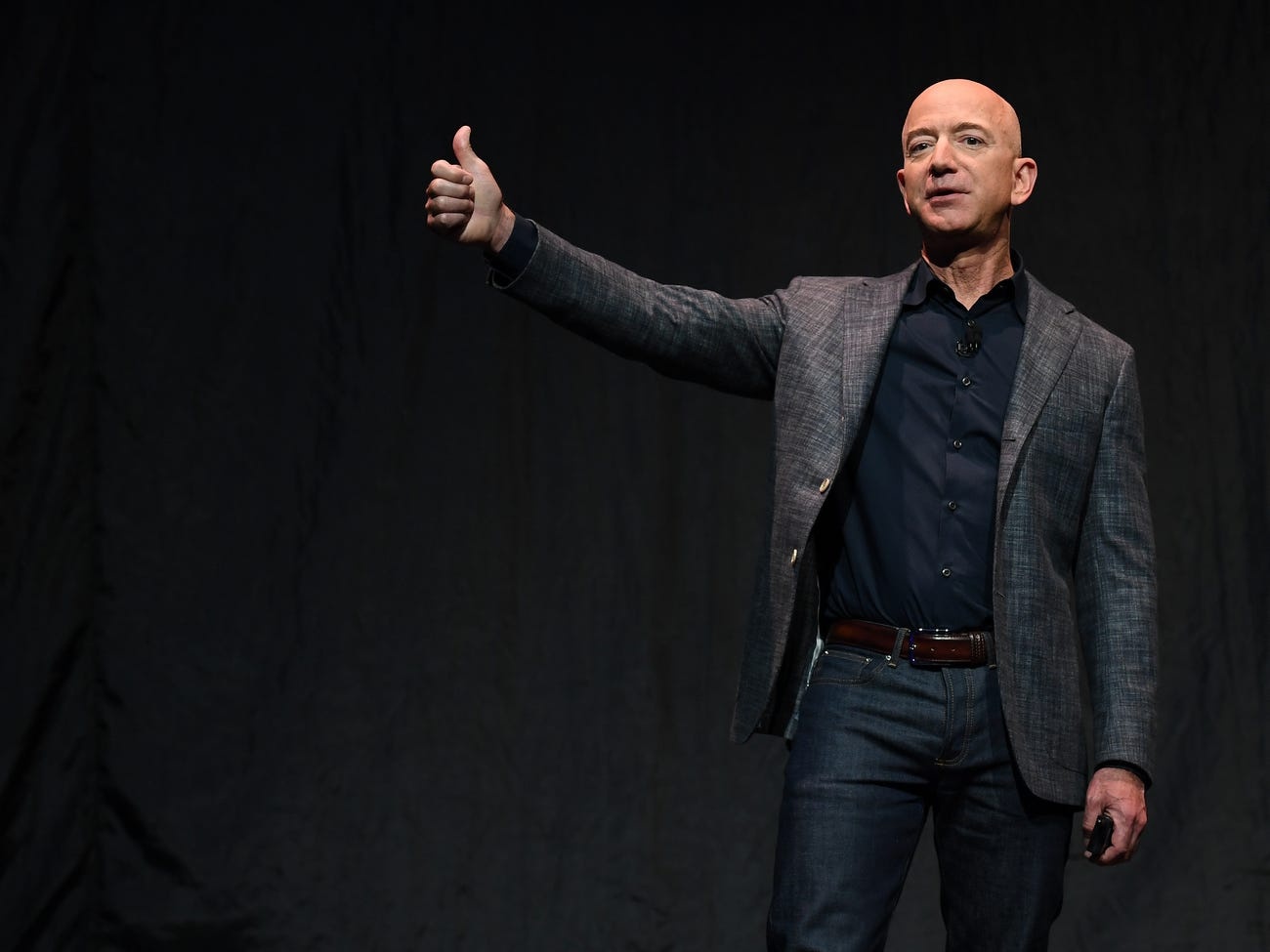 10 nam bien dong cua ty phu Jeff Bezos hinh anh