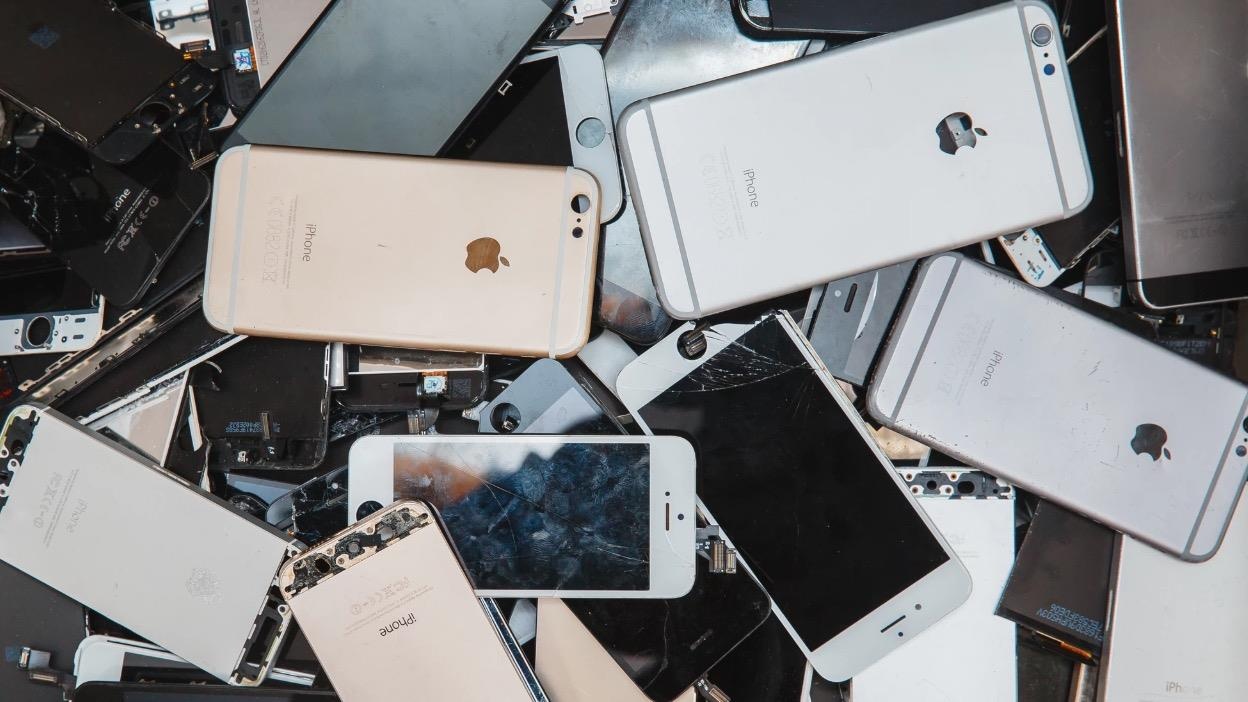 Hang nghin chiec iPhone bi vut moi thang vi Apple thich bao mat hinh anh