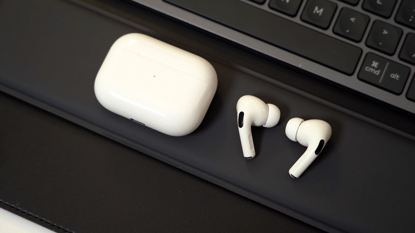 Apple chuan bi san xuat hang loat AirPods Pro gia re hinh anh