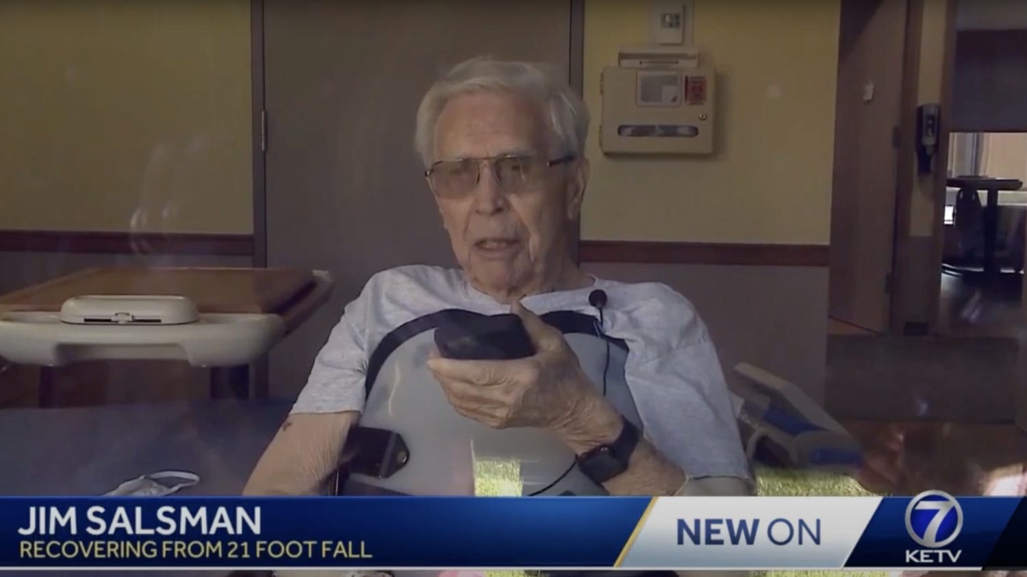 Apple Watch cuu song cu gia 92 tuoi hinh anh