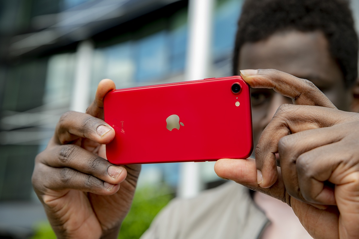 DxOMark: iPhone SE 2020 chup anh xau hon ky vong hinh anh