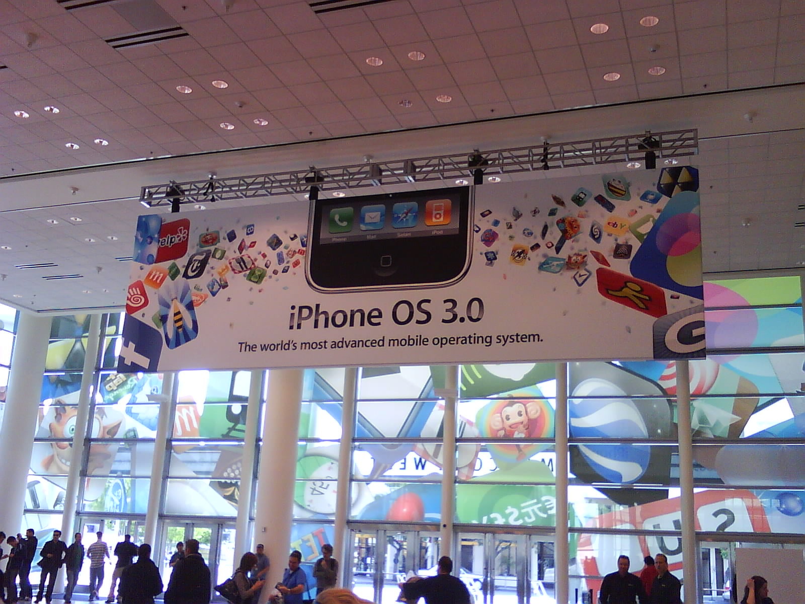 Apple vuot moc 2.000 ty USD anh 10