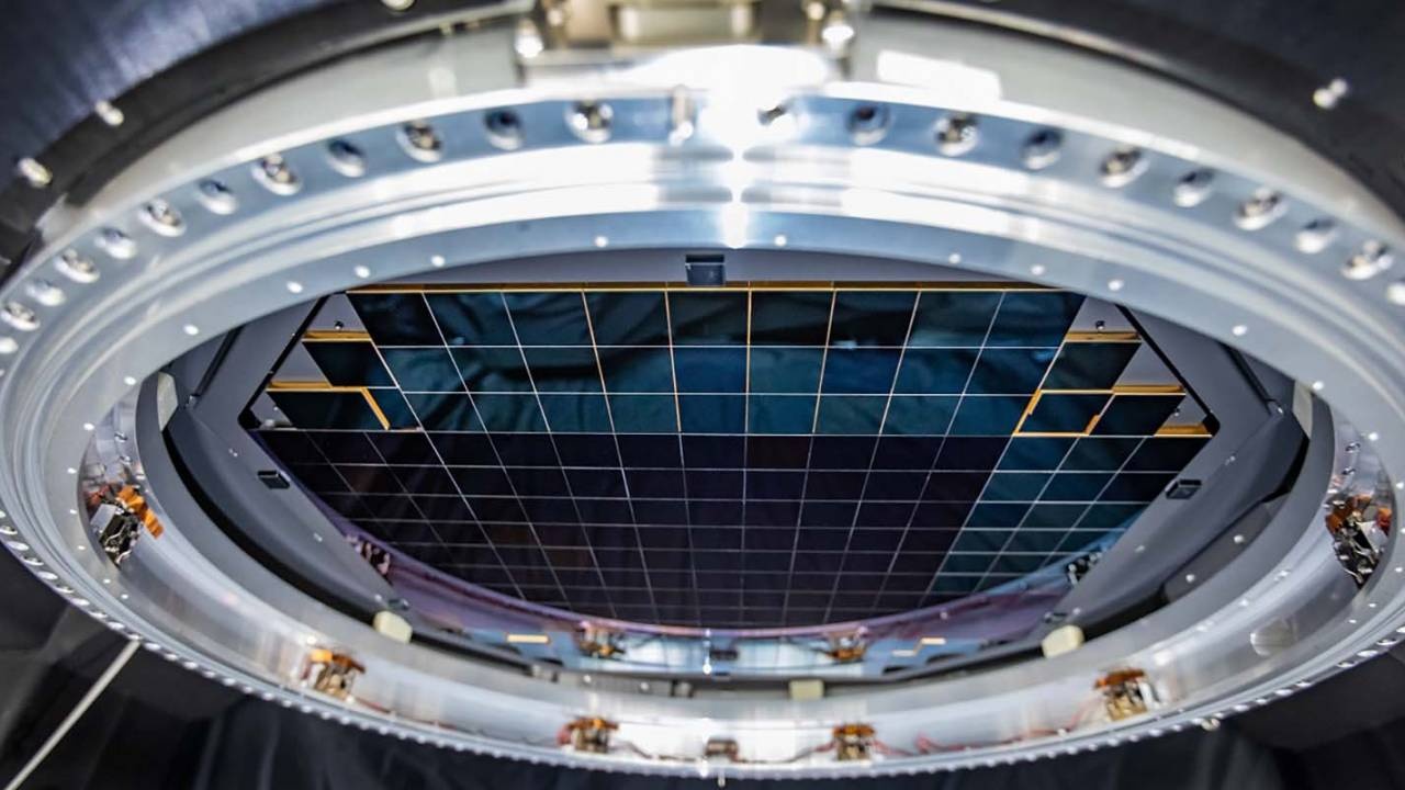 Sieu may anh 3.200 MP, chup duoc qua bong golf cach 24 km hinh anh