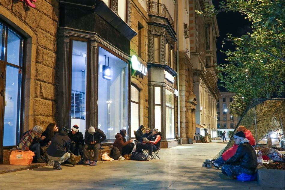 mua iPhone 12 o dau anh 18