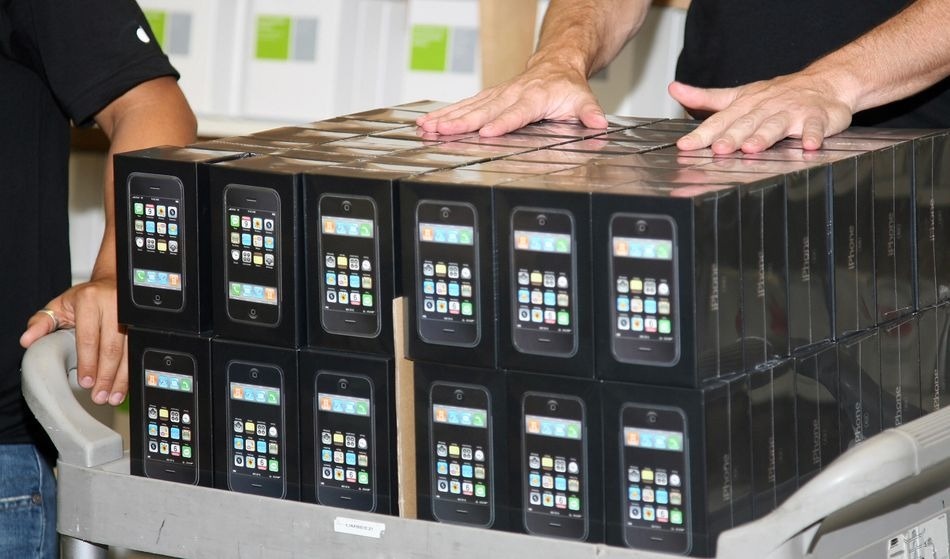 mua iPhone 12 o dau anh 2