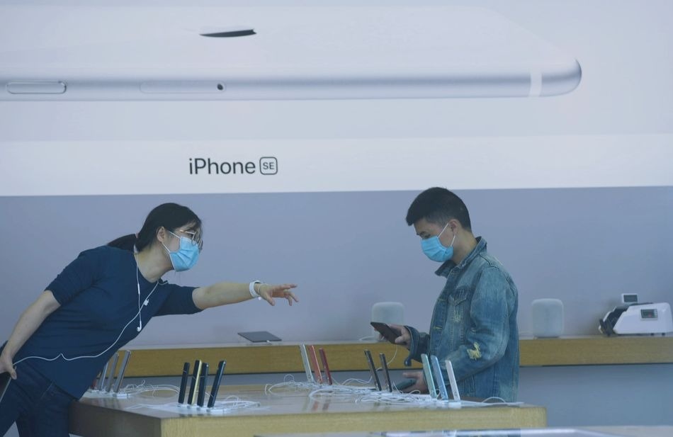 mua iPhone 12 o dau anh 21